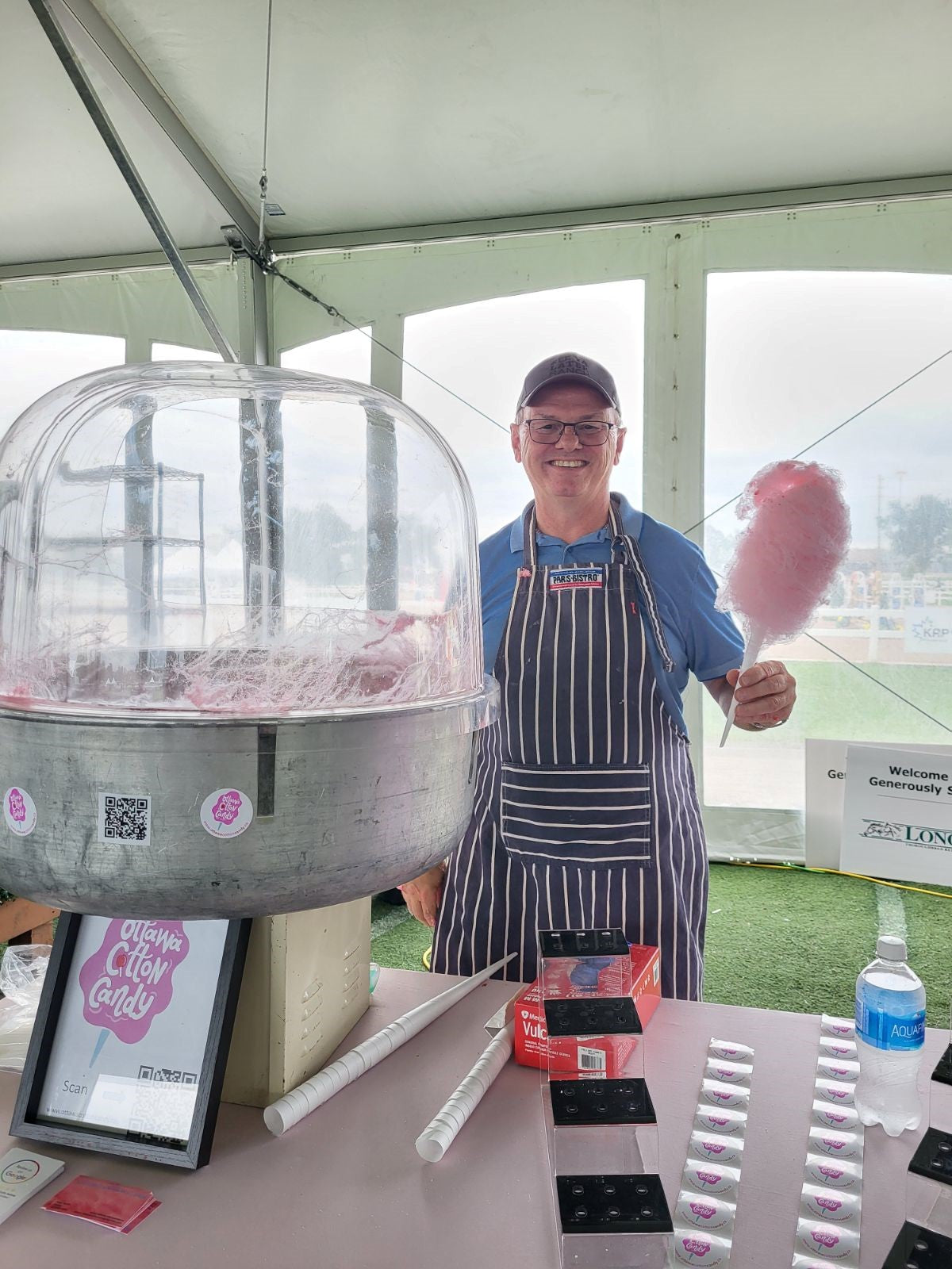 Live Cotton Candy Spinning